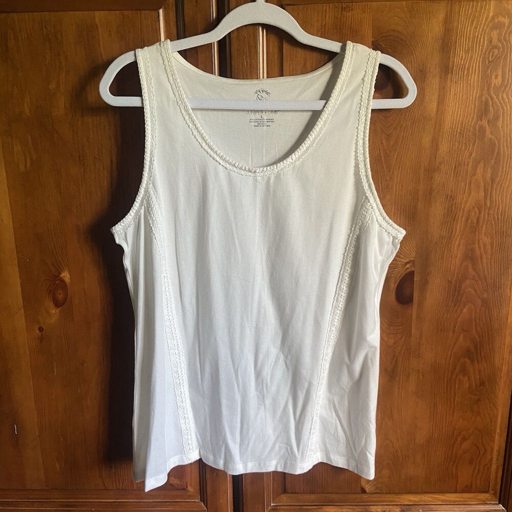 Juniper + Lime Delicate Lace-Trim Tank Top Size Large White Summer Beachy Shirt